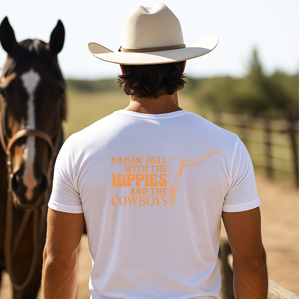 Camiseta casual de corte holgado con cuello redondo, manga corta, 100% Algodón, con diseño vaquero Hippies and Cowboys. Perfecta para el estilo diario.