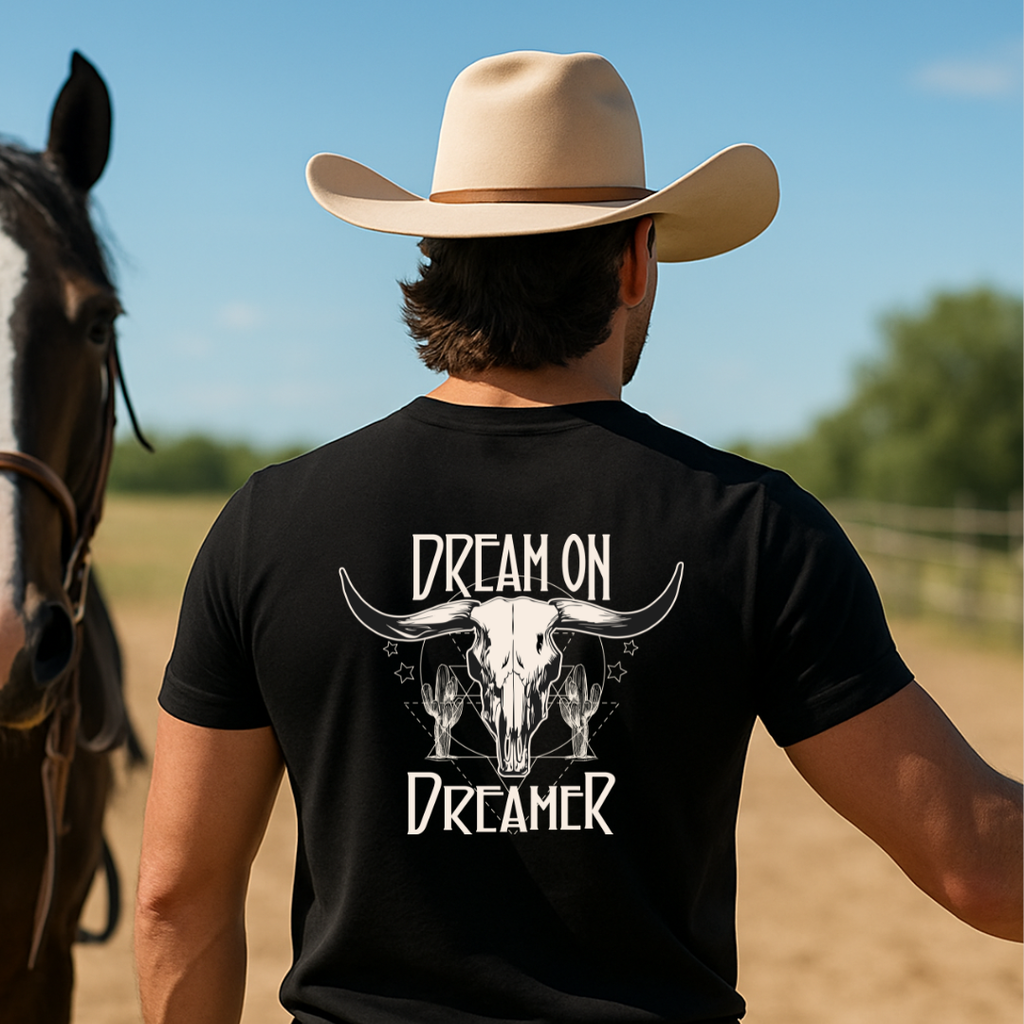 Camiseta casual de corte holgado con cuello redondo, manga corta, 100% Algodón, con diseño vaquero Dream Cowboy . Perfecta para el estilo diario.