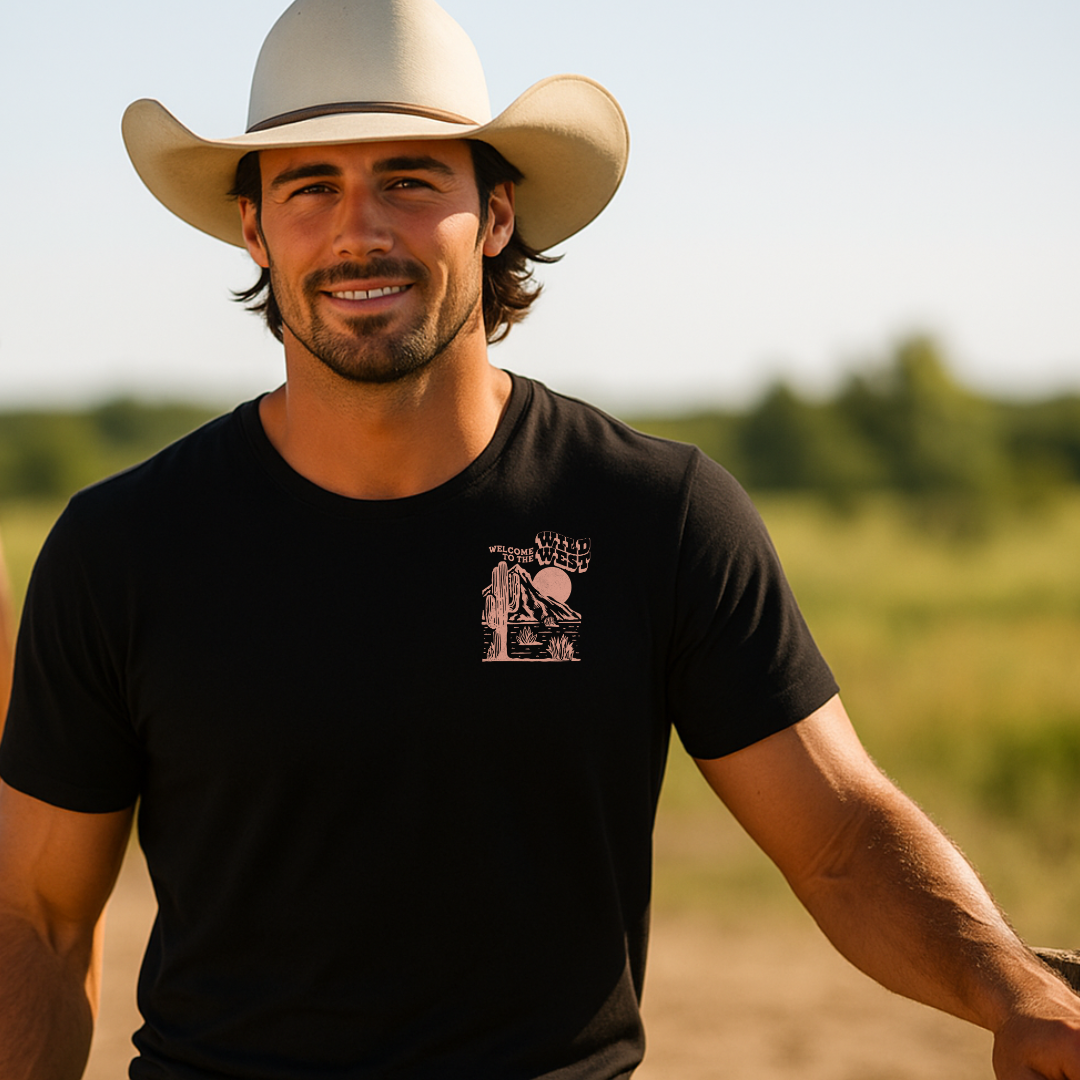 Camiseta casual de corte holgado con cuello redondo, manga corta, 100% Algodón, con diseño vaquero wild west cowboy. Perfecta para el estilo diario.