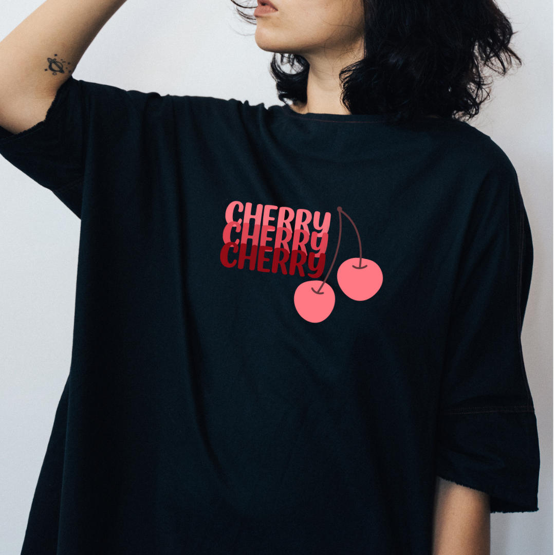 Playera Oversize Cuello Redondo, Manga Corta 100% Algodón, con Diseño Cherry Cherry.