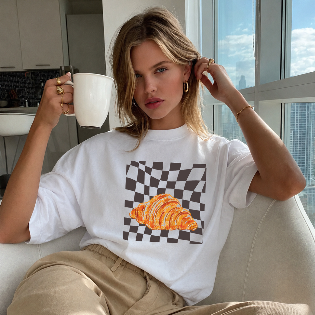 Camiseta con estampado,  100% Algodón, Camiseta casual de manga corta y cuello redondo, con diseño Croissant DTF. Perfecta para el estilo diario.